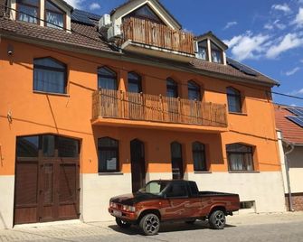 Vulkan Wellness Panzio - Pécs - Building