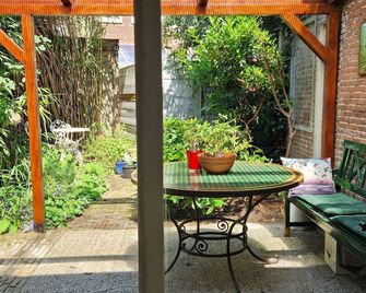 Courtyard house near center and beach - La Haya - Patio