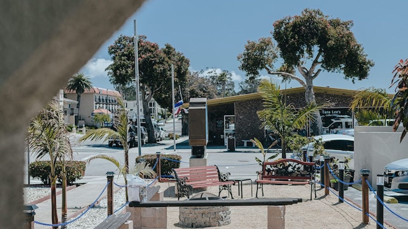 Sea Air Inn & Suites - Downtown/Restaurant Row