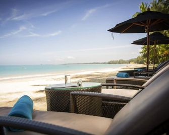 Katiliya Khao Lak Pool Villas - Takua Pa - Beach