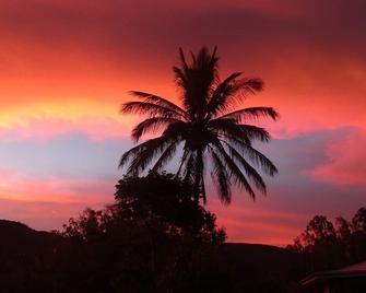 Gypsy Wagon Glamping Port Douglas Hinterland - Port Douglas - Extérieur