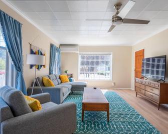 The Randall - Vancouver - Living room