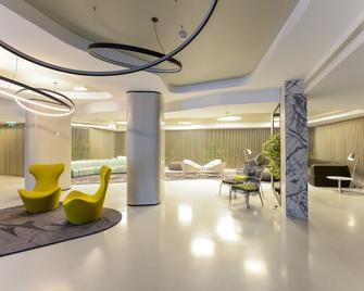 Azoris Angra Garden - Plaza Hotel - אנגרה דו ארואיזמו - לובי