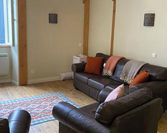 Renovated apartment in riverside village near Cahors - Luzech - Sala de estar