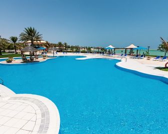 Simaisma A Murwab Resort - Al Khawr - Piscina