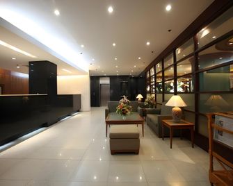 Sunny Bay Suites - מנילה - דלפק קבלה