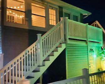 3 BDR 1BTH 400 ft from the beach and boardwalk. Perfect for family and friends. - Point Pleasant Beach - Building