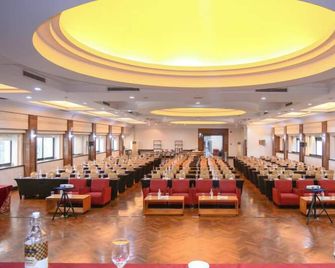 Metro Park View Hotel - Semarang