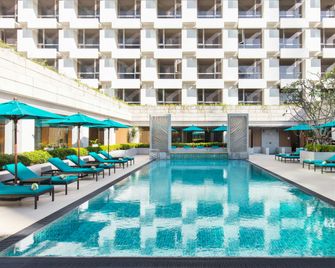 Holiday Inn Bangkok by IHG - בנגקוק - בריכה