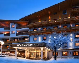 Jufa Alpenhotel Saalbach - Saalbach - Edificio