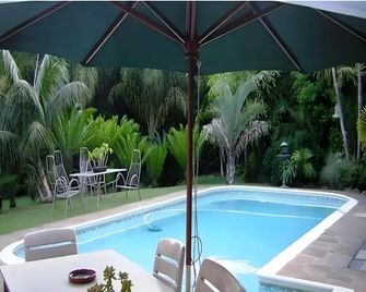 Kennington Palms B&B/Self Catering - East London - Svømmebasseng