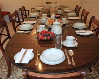 Church Farmhouse B & B - Mildenhall - Comedor