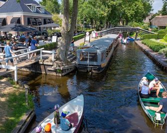 Chalet With Private Jetty - Giethoorn