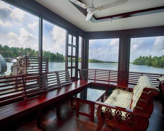 Sreekrishna Houseboats - Alappuzha - Balcony