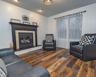Camelback Ski Mts,firepit, Hottub,kalahari Waterpark,linens! - Tannersville - Вітальня