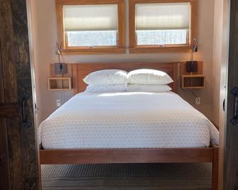 Stunning Modern Cabin on Beautiful Vermont Farm - Windsor - Bedroom