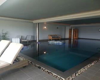 Fab View - Dingle - Piscina