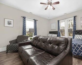 Luxury Apartment in Central Mooresville Apt. A - Mooresville - Huiskamer