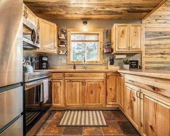 Dark Sky Views - Firepit - Sauna - Grill - Fishing - Florissant - Kitchen