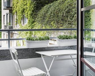 Unique studio in the heart of Milan - Milà - Balcó