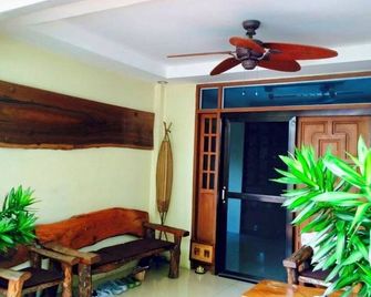 Casa Maria - Dávao - Sala de estar