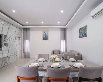 Sasi Pool Villa Phuket - Phuket - Comedor