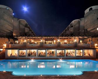 Grand Hotel Smeraldo Beach - Baia Sardinia - Pool