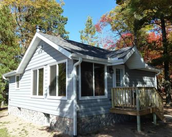 Lost Lake, St. Germain, Wi Cabin Relax, Swim, Fish, Bike, Hike, Atv, Boat! - Saint Germain - Building