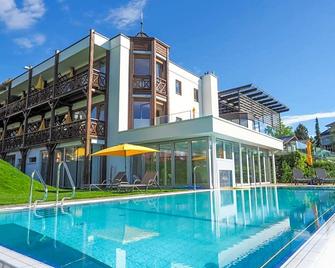 Seehotel Engstler - Velden am Wörthersee - Building