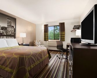 Super 8 by Wyndham Portland Airport - Portland - Phòng ngủ