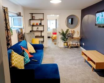 Mother of Stockton - Stockton-on-Tees - Living room