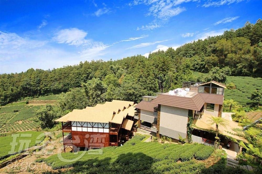 Applause In the Mountain