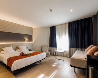 Hotel Avenida - A Coruña - Schlafzimmer