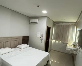 Hotel Petroshop - פלמס - חדר שינה