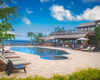 Sunset Reef Resort & Spa - Pointe aux Piments - Piscina