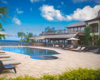 Sunset Reef Resort & Spa - Pointe aux Piments - Piscina