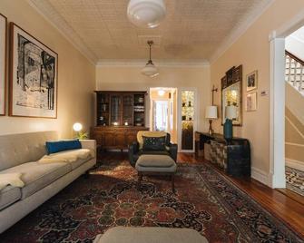 Comfortable Stay in Historic, Brooklyn Brownstone - Brooklyn - Sala de estar