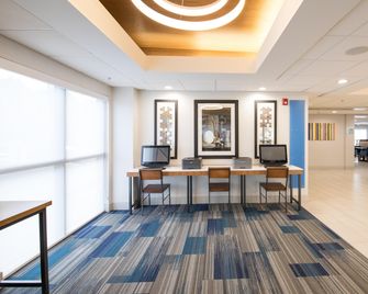 Holiday Inn Express Atlanta-Stone Mountain By IHG - Stone Mountain - Зручності