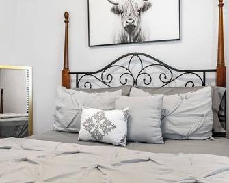 Cozy 2bdr, 1br home near downtown - Σακραμέντο - Κρεβατοκάμαρα