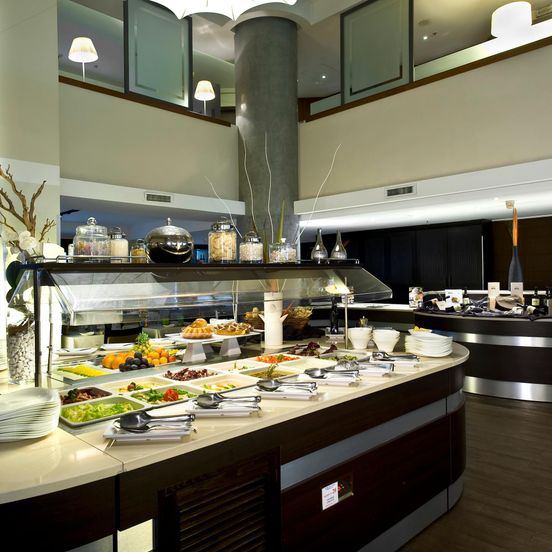 Buffet view of Holiday Inn Naples