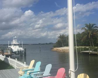 Hutchenson Island Riverfront Beach Resort - Jensen Beach
