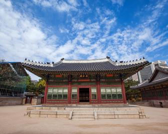 Happytree Guesthouse - Seoul - Gebäude
