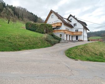 Haus am Schroffen - Ottenhöfen im Schwarzwald