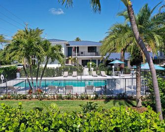 Tropic Isle Beach Resort - Deerfield Beach
