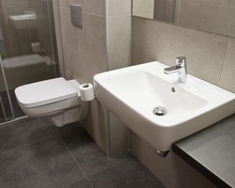 Hotel Hermes - Krnov - Bathroom