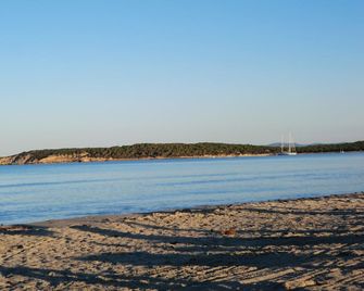 Beautiful house in a holiday village 2 km. From Porto Pino - Sant’Anna Arresi - Strand