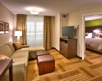 Staybridge Suites Cheyenne By IHG - Cheyenne - Stue