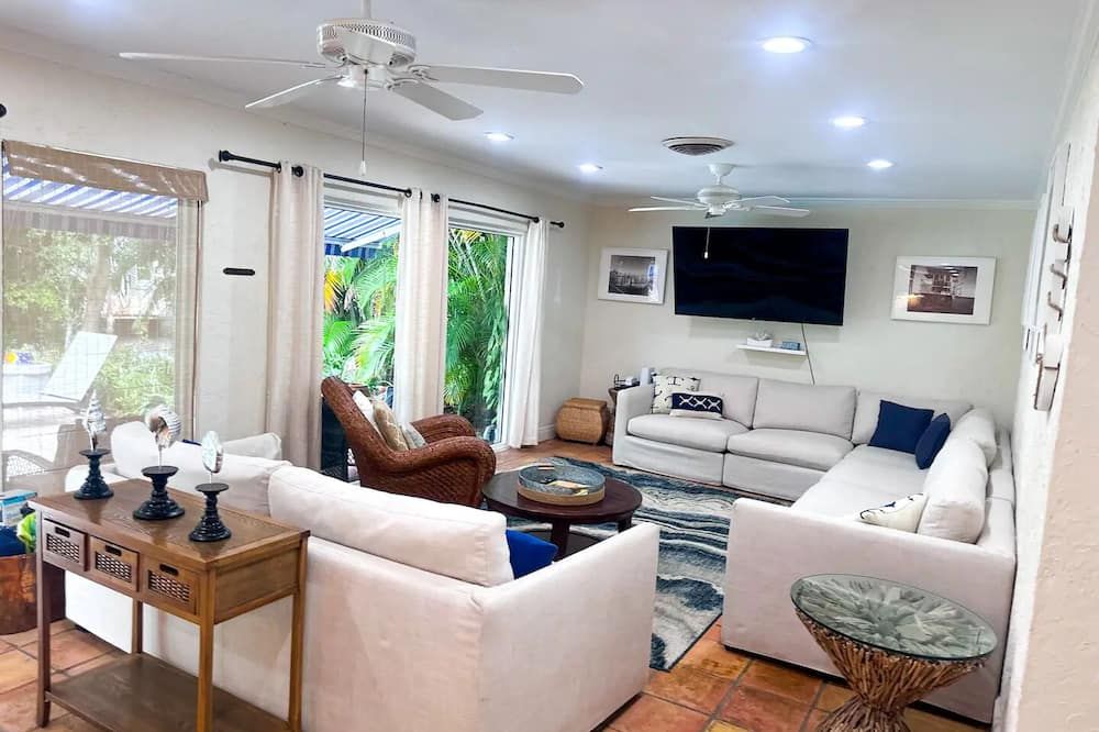 Nick's Waterfront Oasis w/ Private Heated Pool - פורט לודרדייל - סלון