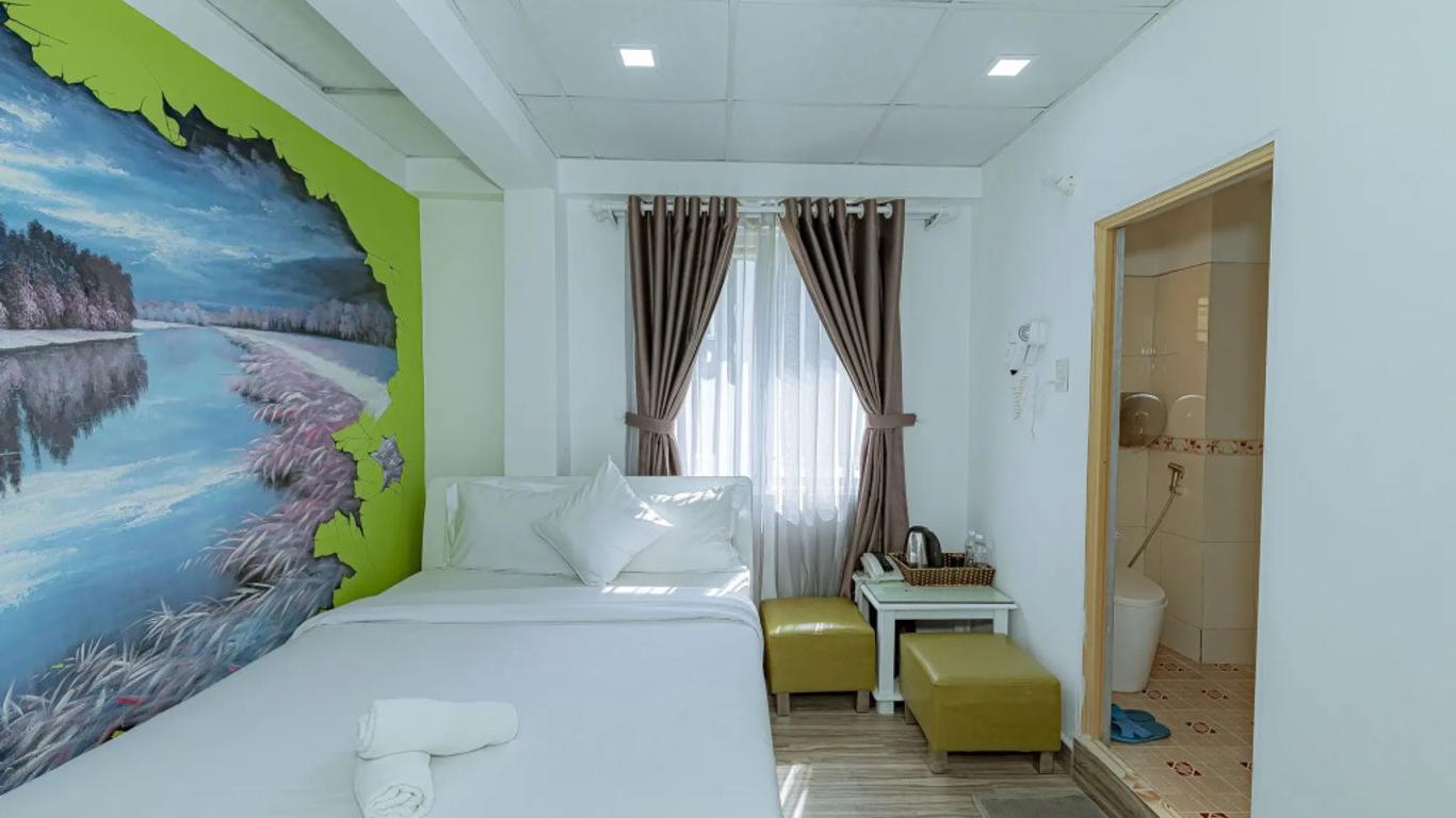 Ken's Backpackers Hotel