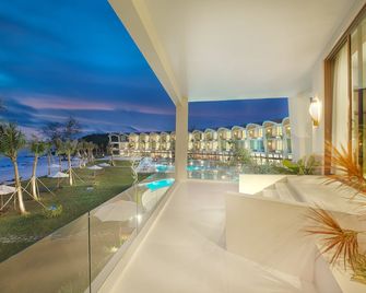 ذا شيلز ريزورت آند سبا فو كوك - Phu Quoc - حوض السباحة